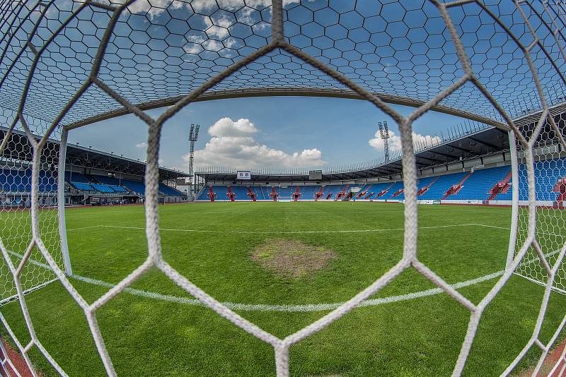 Na stadionu, kde hraje své domácí zápasy fotbalový Baník, chce Ostrava v lednu uspořádat Winter Classic. Hokejisté Vítkovic na něm vyzvou v regionálním derby Třinec, ale také mistrovskou Kometu Brno. V Česku se zatím hrály hokejové zápasy pod širým nebem 