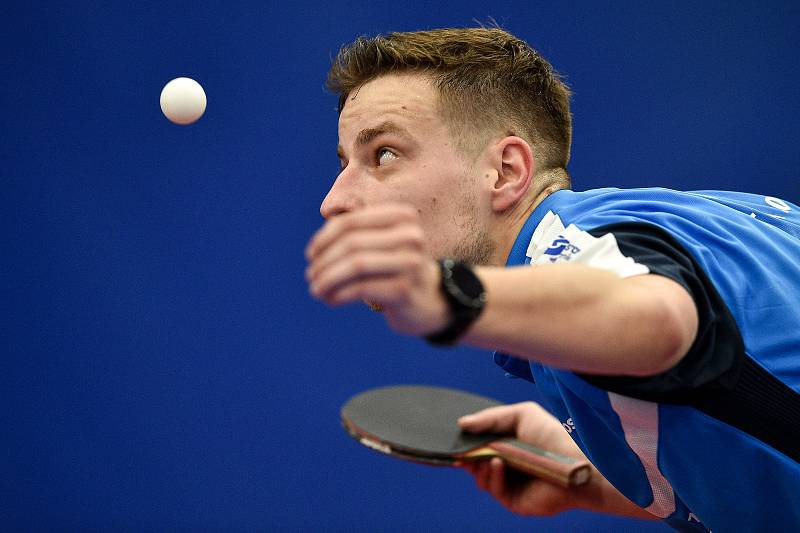 Zápas ve stolním tenisu, TTC Ostrava – KT Praha, 29. dubna 2019 v Ostravě. Zápas Tomáš Pavelka (KT Praha) - Ondřej Bajger (TTC Ostrava). Na snímku Ondřej Bajger (TTC Ostrava).