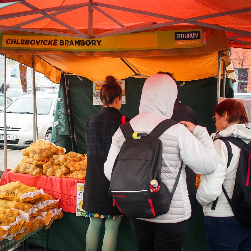 Farmářské trhy u nákupního centra Futurum v Ostravě.