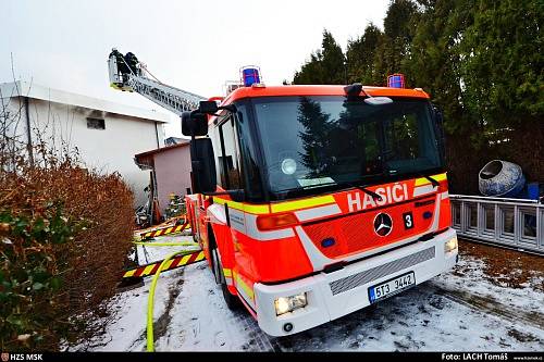Hned ke dvěma požárům novostaveb rodinných domků vyjížděli ve čtvrtek moravskoslezští hasiči. Topení zřejmě sehrálo roli v případě, který se stal v Ostravě-Svinově.