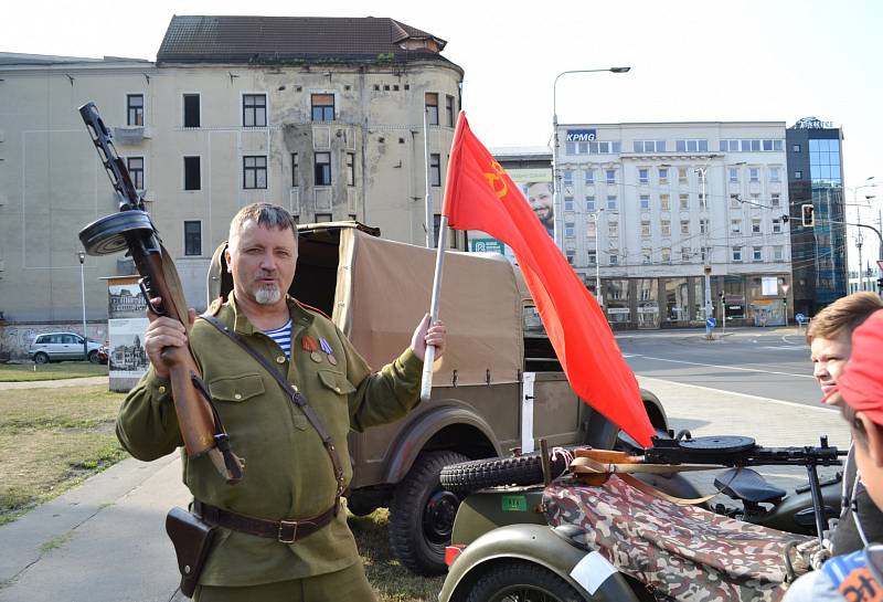 Ulice Ostravy zaplavily nápisy v ulicích. Město si připomíná 50 let od okupace