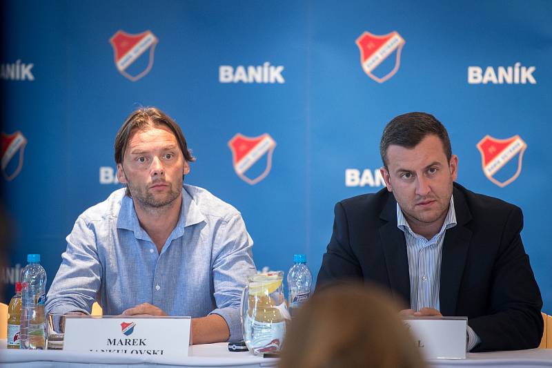 Předsezonní tisková konference FC Baník Ostrava, 10. července 2019 v Ostravě. Na snímku Marek Jankulovski a  Michal Bělák.