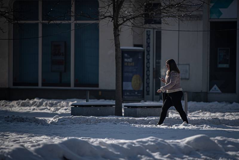 Mrazivá zima v centru Ostravy, 15. února 2021.