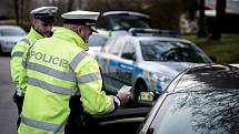 Policejní akce Speed marathon (měření rychlosti) v městské části Vřesina, 3. dubna 2019 v Ostravě.