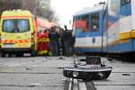 Auto Seat Toledo pronásledované policií se ve středu před polednem poblíž křižovatky ulic 28. října a 1. máje v Ostravě-Mariánských Horách srazilo s tramvají, jeho řidič zemřel.