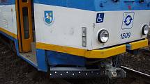 Dva lidé byli zranění při srážce tramvaje a osobního vozu, k níž došlo ve středu dopoledne v Ostravě-Zábřehu.