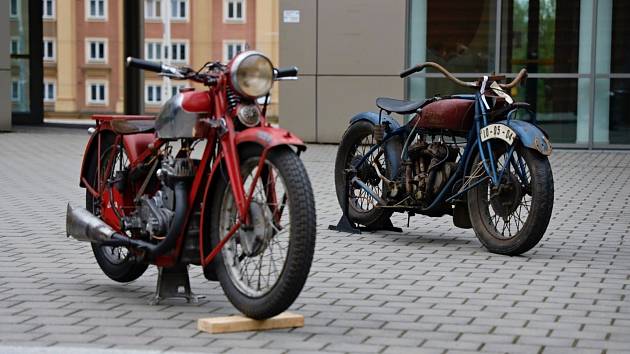 V Restaurátorské dílně při VŠB – Technické univerzitě Ostrava se zásadní proměny dočkala historická motorka Jawa 350sv z roku 1934.