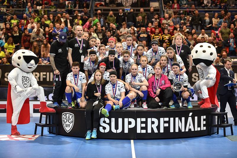 Superfinále play off florbalové superligy žen: 1. SC Tempish Vítkovice - Fetpipe Florbal Chodov, 14. dubna 2019 v Ostravě. Na snímku team Chodova.