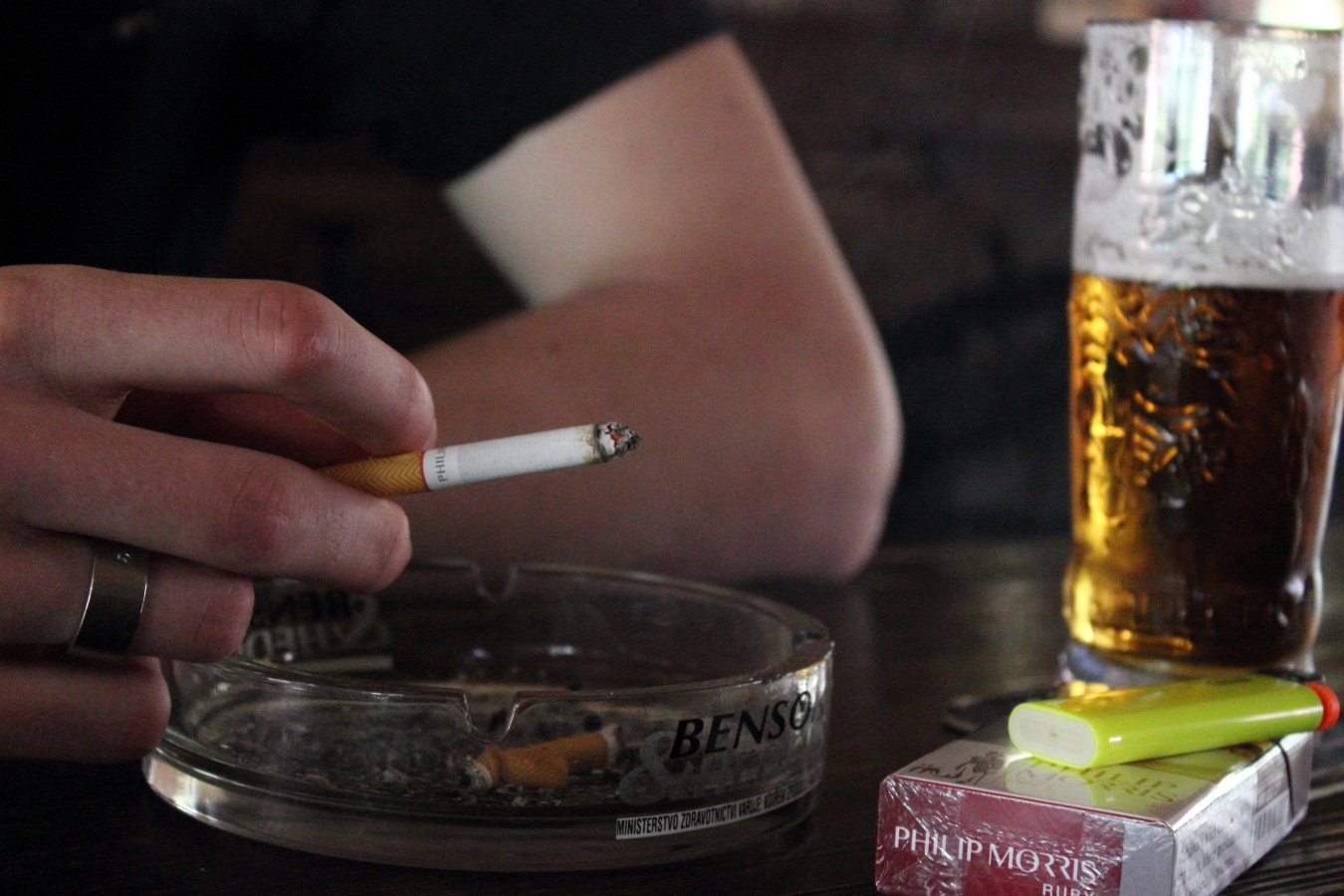Zkasírovat hosta před každou cigaretou? I to může „přinést" protikuřácký  zákon - Novojičínský deník