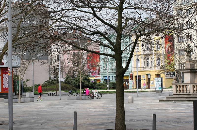 KŘÍŽEM krážem ostravskými ulicemi a obvody o Velikonočním pondělí.