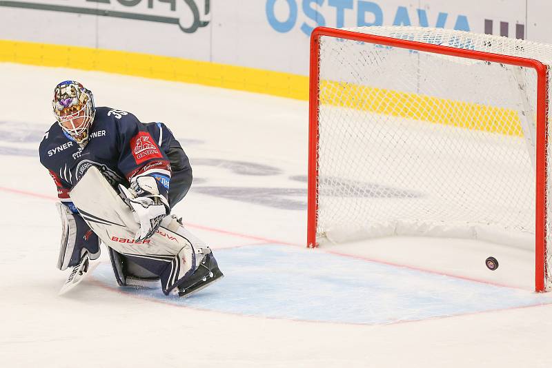 Utkání 3. kola hokejové extraligy: HC Vítkovice Ridera - Bílí Tygři Liberec, 20. září 2019 v Ostravě. Zleva brankář Liberce Justin Peters.