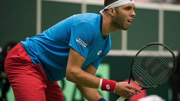 Jiří Veselý se v druhé páteční dvouhře Davis Cupu v Ostravě střetl s Bernardem Tomicem.