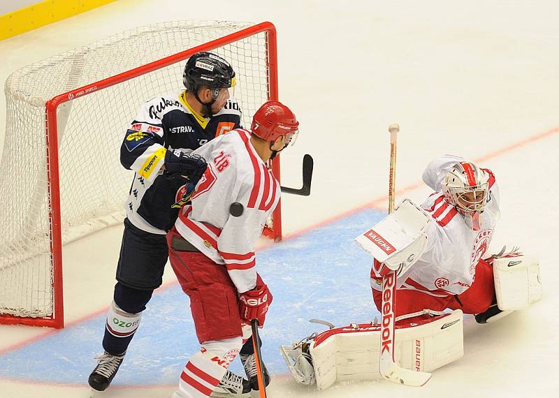 Steel Cup: Oceláři Třinec – Vítkovice 2:3.