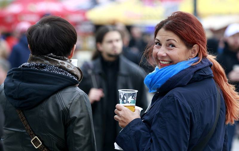 Druhý ročník pivního festivalu Oktobe(e)rfest v areálu obchodního centra Forum Nová Karolina v Ostravě.  