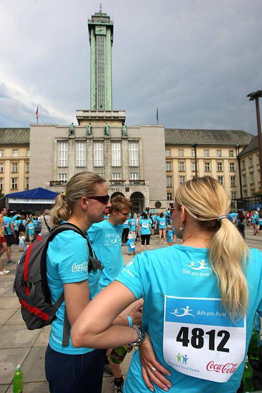 Podpořit ty, kdo v životě neměli tolik štěstí a bojují s rakovinou. To byl hlavní cíl více než tisícovky lidí, kteří se v sobotu vydali z Prokešova náměstí na Běh pro život.