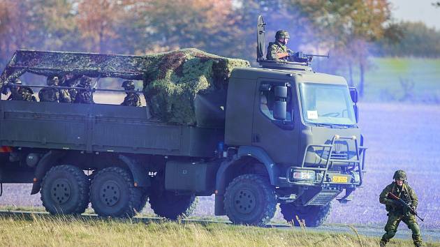 Krajské vojenské velitelství Ostrava v úterý pořádalo mediální den s ukázkami likvidací nepřítele při přepadeních, léčkách, ale i dalších akcích „militantních skupin“ vyslaných k destabilizaci bezpečnostní situace v zemi.