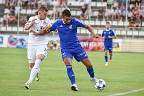 Přípravný zápas FC Baník Ostrava vs. FC Slovácko hrané v Kroměříži 5. července 2017. (zleva) Juroška Jan, Milan Baroš.