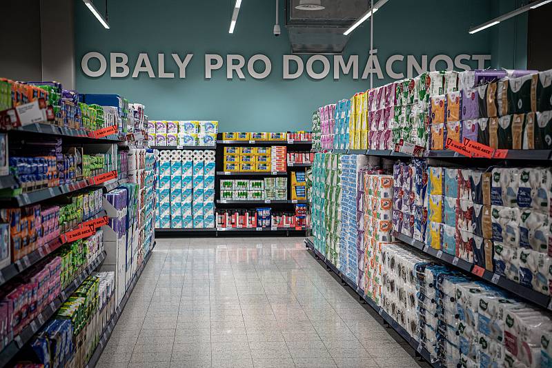 Otevření nově zrekonstruovaného obchodního domu Kaufland v Ostravě-Porubě, 8. prosince 2021.