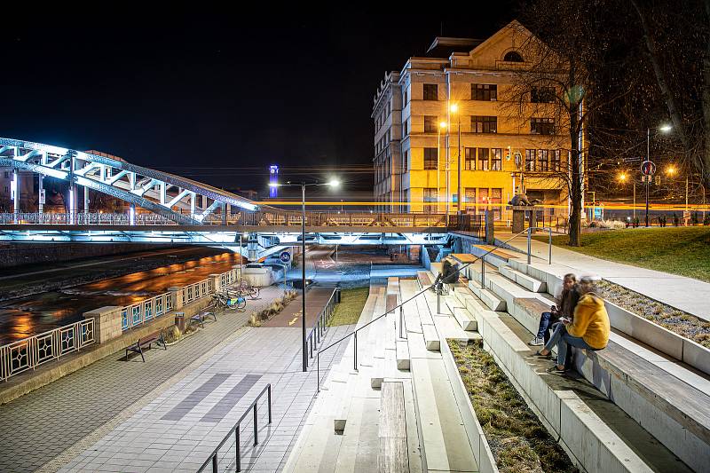Most Miloše Sýkory, noční Ostrava, 12. března 2021.