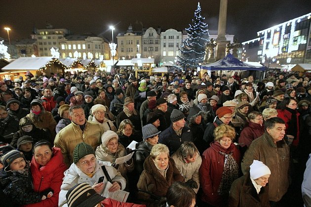  Akce Česko zpívá koledy se i letos uskutečnila v centru Ostravy na Masarykově náměstí.