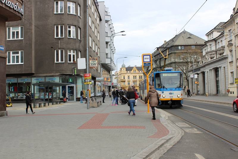 Zastávka Elektra v centru Ostravy, duben 2018. Ilustrační foto.