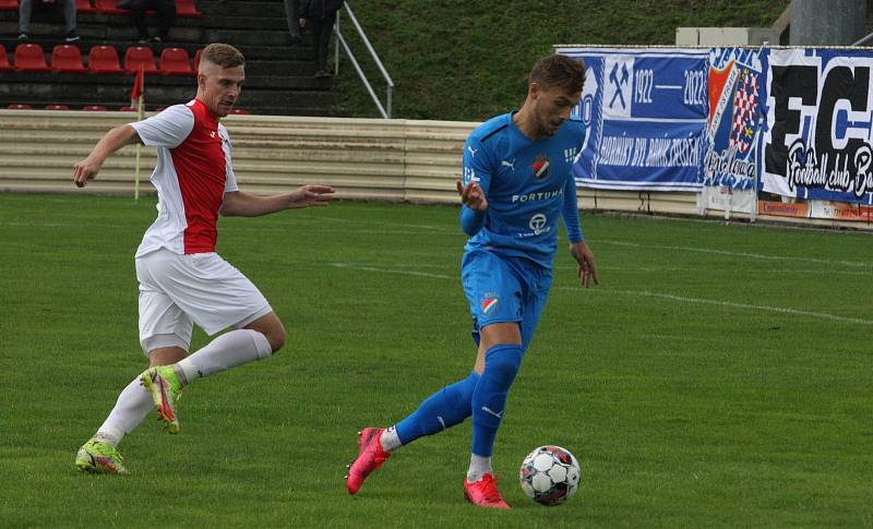 MOL Cup, 2. kolo, SK HS Kroměříž (červenobílé dresy) - FC Baník Ostrava, 21. září 2022.