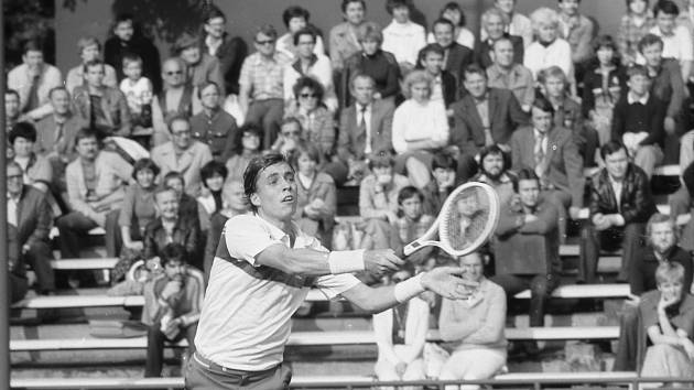 Legendární Ivan Lendl, který slaví zítra, v sobotu 7. března, 60. narozeniny, začínal s tenisem v ostravských Komenského sadech.