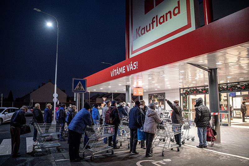 Otevření nově zrekonstruovaného obchodního domu Kaufland v Ostravě-Porubě, 8. prosince 2021.