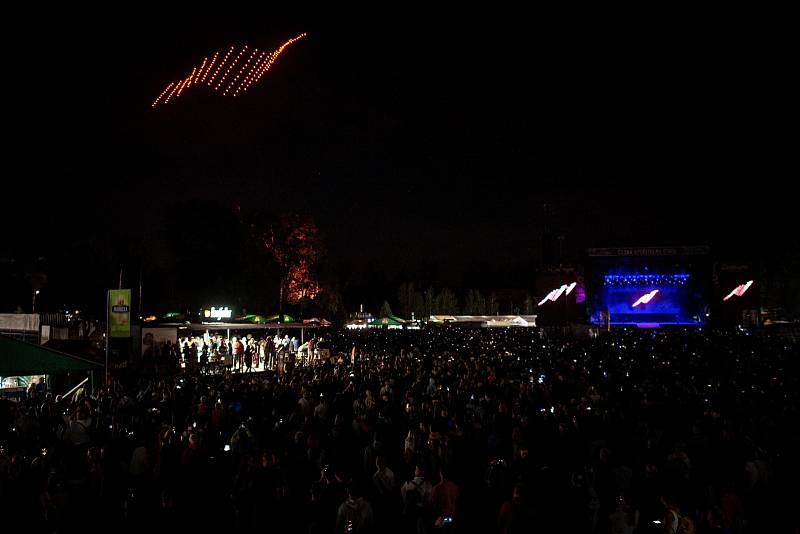 Hudební festival Colours of Ostrava v Dolní oblasti Vítkovice, 15. července 2022, Ostrava. Dronová show České spořitelny.