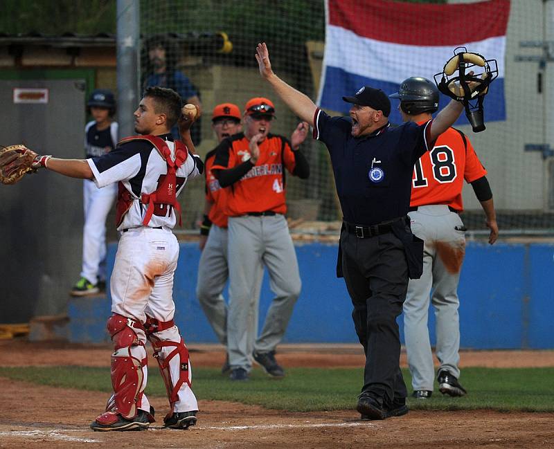 Čeští baseballisté do 18 let podlehli na evropském šampionátu v Ostravě ve středu Nizozemsku 5:11.