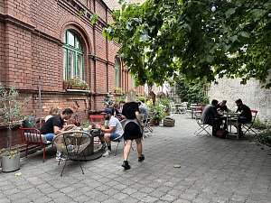 Centrum Ostravy se hemží festivalovými návštěvníky, 21. července 2023.