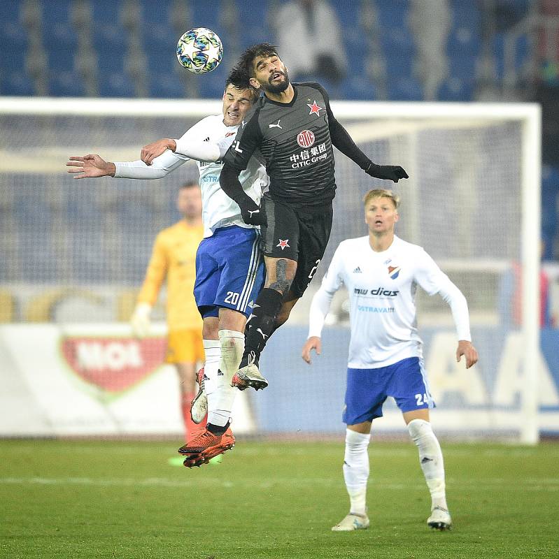 Utkání 4. kola českého fotbalového poháru MOL Cupu: Baník Ostrava - SK Slavia Praha, 30. října 2019 v Ostravě. Na snímku (zleva) Jakub Pokorný a Yusuf Abdulla Helal.