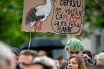 Demonstrace za nezávislou justici a proti vládě na Masarykově náměstí v Ostravě, 28. května 2019.