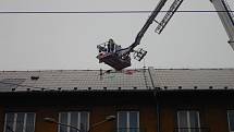 Zásah hasičů a pomoc při odstraňování následků orkánu Sabine v Havířově.