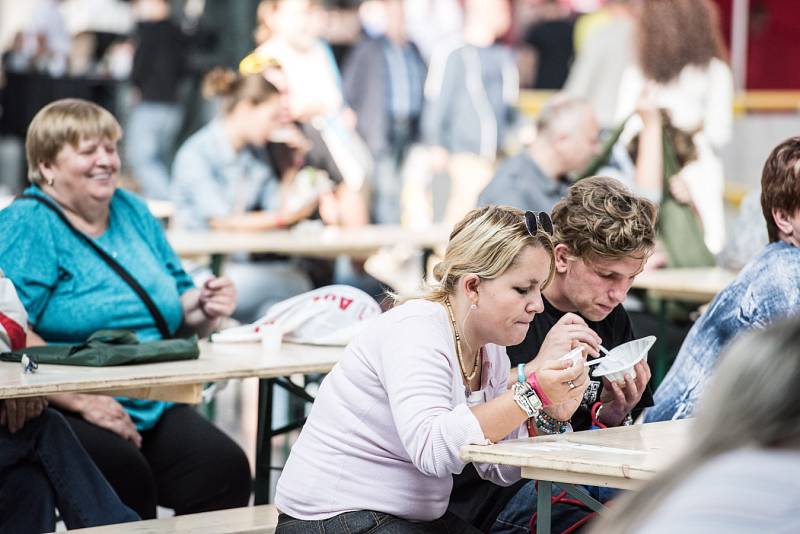 Šestý ročník gastrofestivalu s názvem Jak šmakuje Moravskoslezsko v areálu Trojhalí Karolina v Ostravě. Průvodci celé akce se stali Filip Sajler a Ondřej Slanina, známé kuchařské duo z televizních obrazovek coby Kluci v akci.