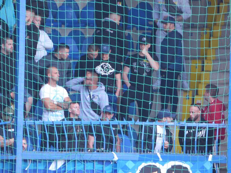 Fotbalisté Baníku Ostrava v neděli hráli v Liberci. Fanoušci Baníku.