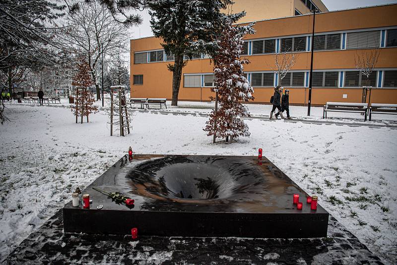 Pietní akt k uctění památky obětí vražedného útoku ve FNO (ze dne 10. prosince 2019), 10. prosince 2021 v Ostravě.