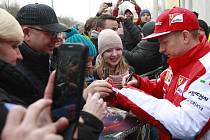 Pilot F1 Kimi Räikkönen potěšil své fanoušky v Ostravě.