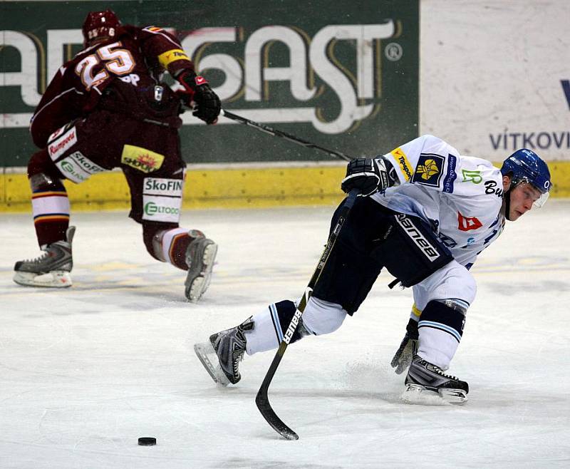 Hokejisté Sparty ve středu oplatili Vítkovicím den starou porážku a srovnali stav čtvrtfinálové série na 1:1.