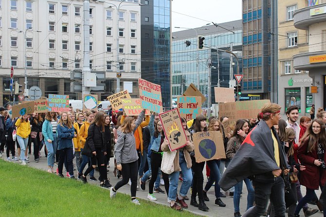 Protestní akce za lepší ochranu klimatu a snižování emisí v Ostravě, 3. května 2019.