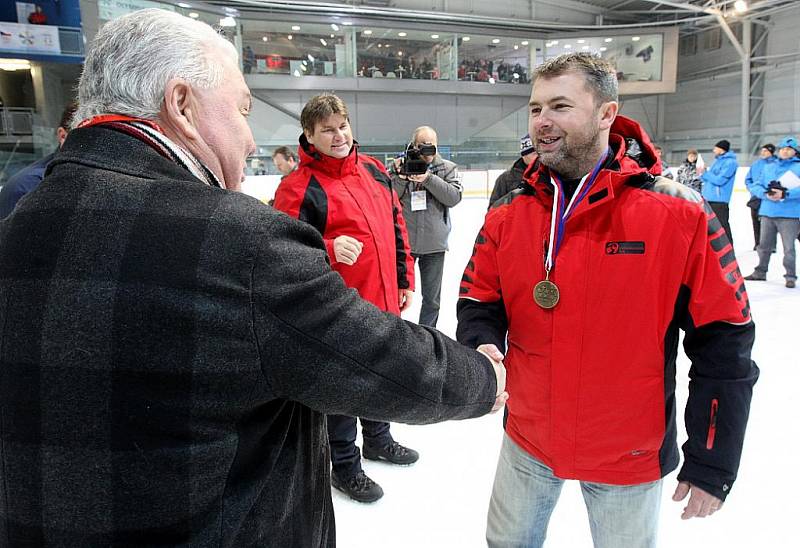 Olympiáda dětí a mládeže, která včera vyvrcholila v Ostravě finálovým zápasem v ledním hokeji a slavnostním zakončením, je minulostí.