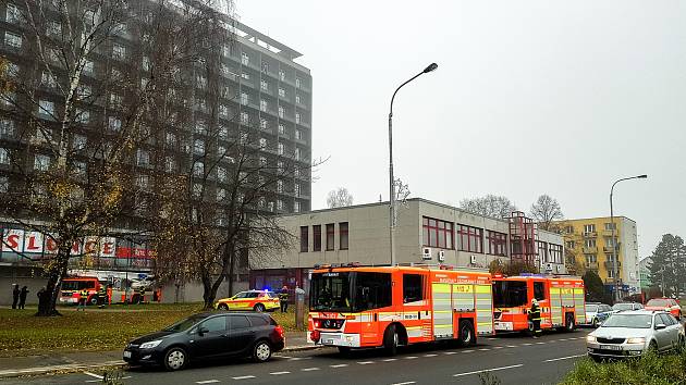 Ilustrační foto. Zásah hasičů u smrtelného případu v ulici Horní v ubytovně hotelového domu Hlubina. 9. prosince 2020 v Ostravě - Hrabůvce.