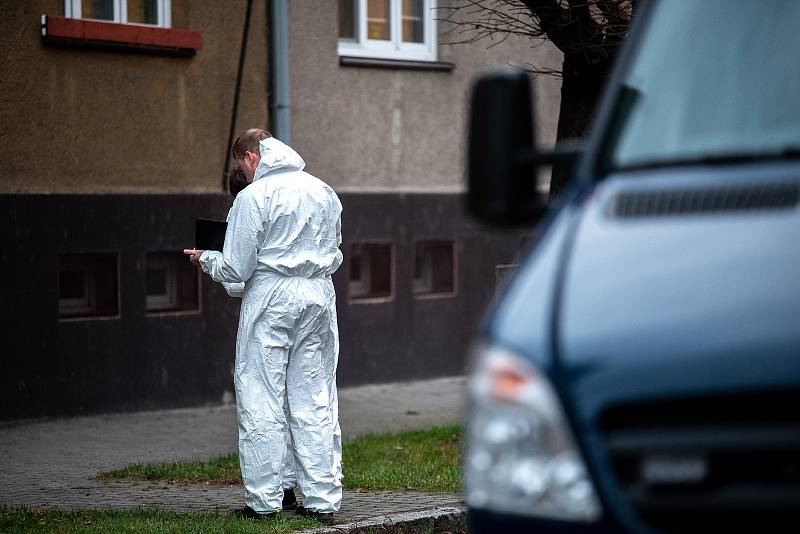 Vyšetřování násilného trestného činu. Příborská ulice, Ostrava - Hrabová, 15. prosince 2019 v Ostravě.