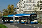 Autobus Solaris Urbino 18 CNG v barvách Dopravního podniku Ostrava.