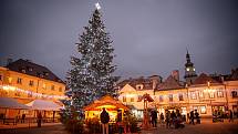 Vánoční strom v Bruntále na náměstí.