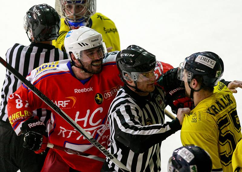 HC RT TORAX Poruba 2011 - Draci Šumperk 2:4