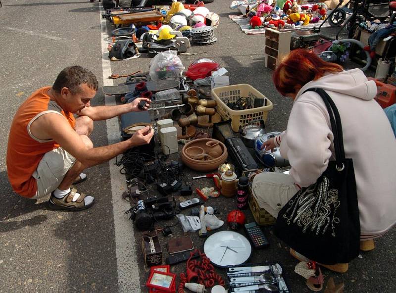 Autoburza na Místecké ulici