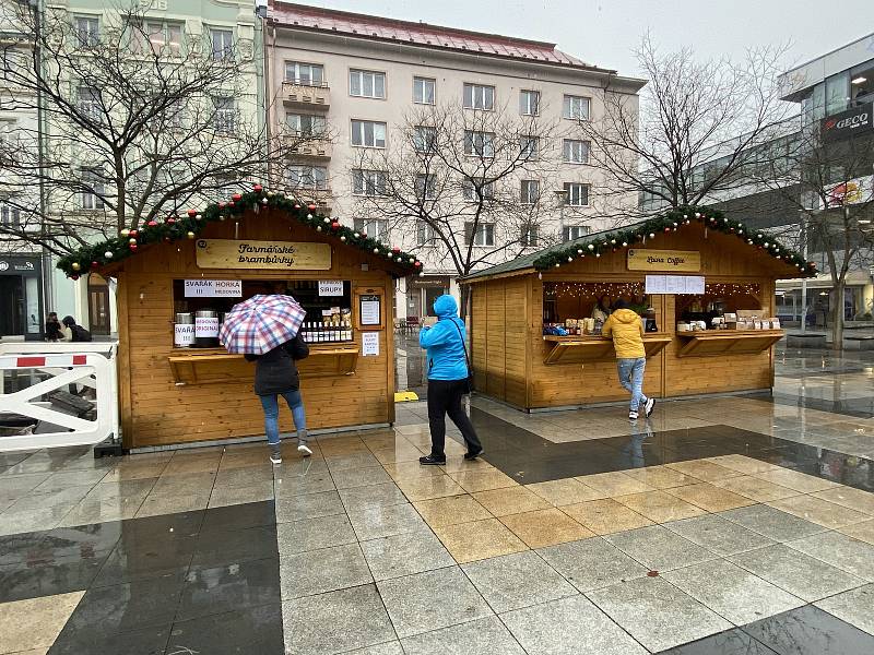 Vánoční trhy na Masarykově náměstí, 26. listopadu 2021 v Ostravě.