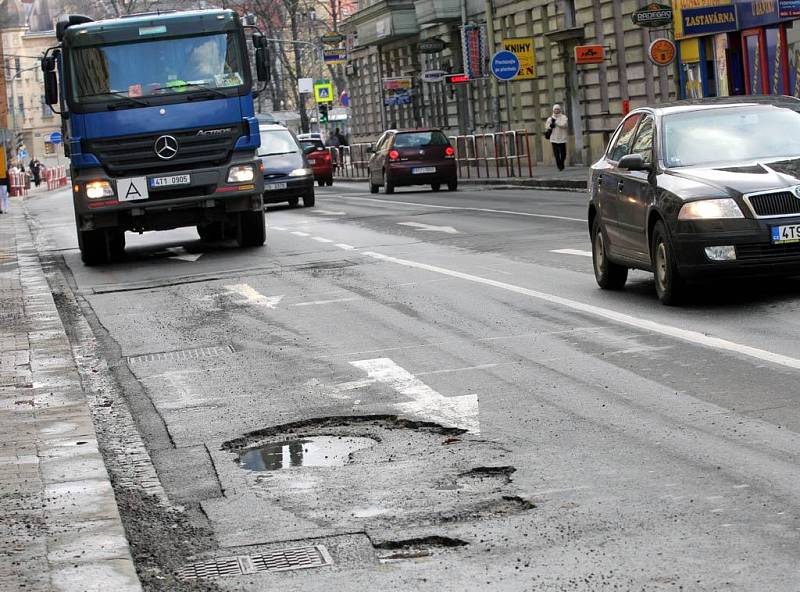 Výtluky na Českobratrské ulici v centru Ostravy