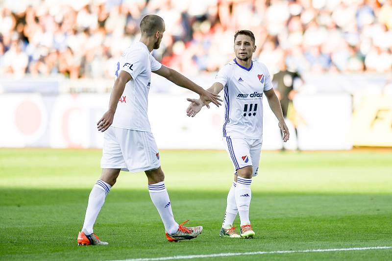 Utkání 1. kola první fotbalové ligy: Baník Ostrava - FK Jablonec, 23. července 2018 v Ostravě. (vlevo) Martin Šindelář a Jánoš Adam.